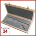 Holzetui für Digital-/ Analog- Messschieber 150 mm
PM24 TEOPack 3001 Buche massiv mit Noppenschaumeinlage
Innenmaße: 265 x 105 x 23 mm